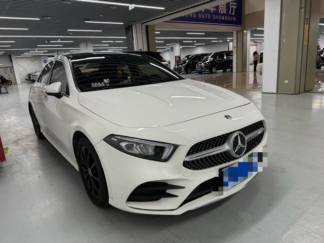 Mercedes-Benz A-Class 2019 A 200 L Sport Sedan – фото 3
