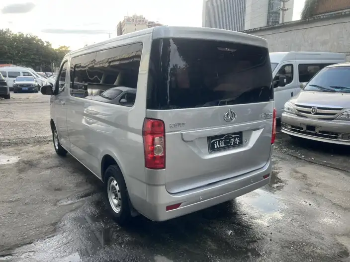 Ruixing M60 2023 Model 1.5L Elite Model Passenger car 6/7 seat Back lift door