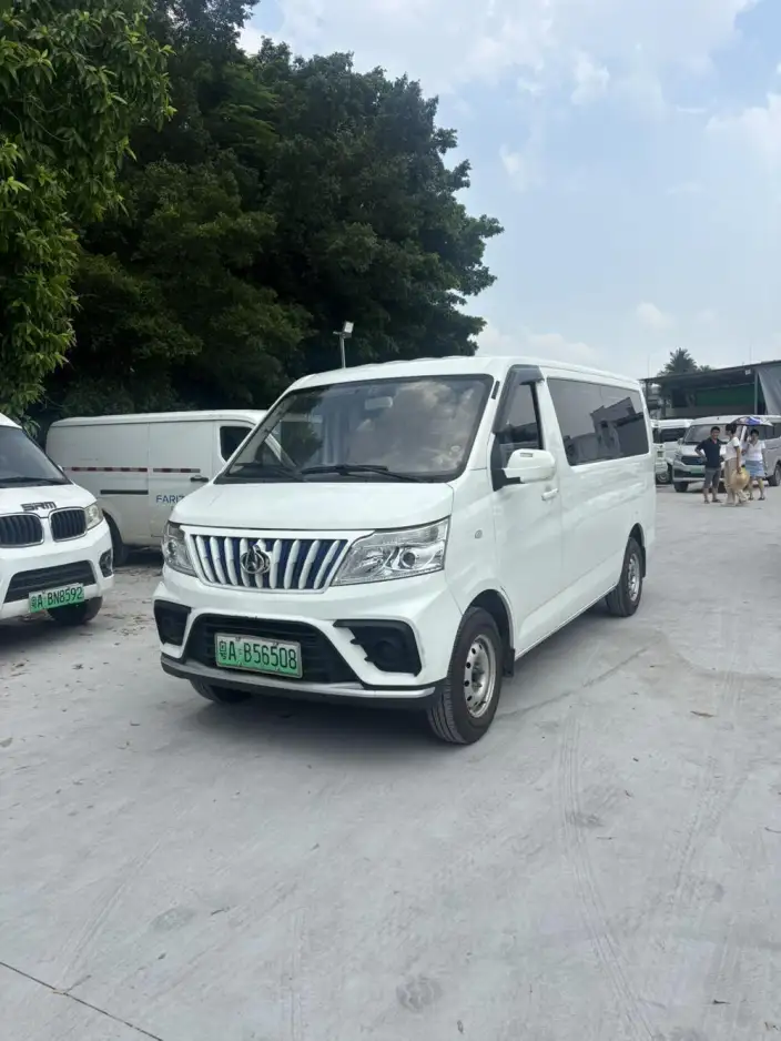 Ruixing EM80 2024 Model Comfort Model Back lift door 6 seat 270km 41.86kWh