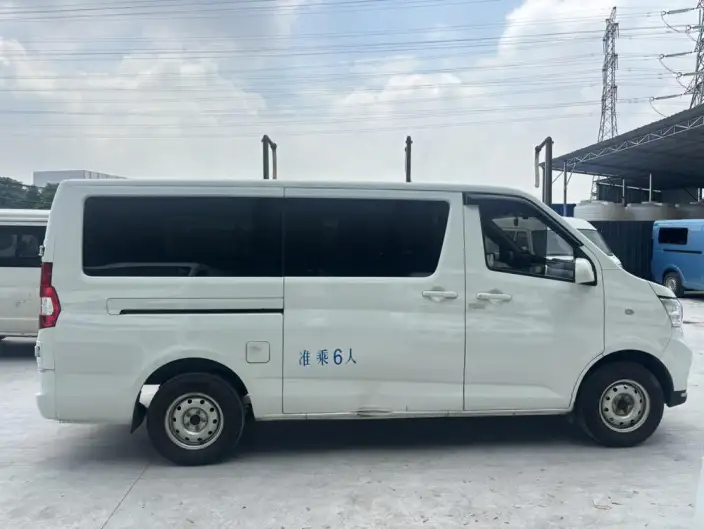 Ruixing EM80 2024 Model Comfort Model Back lift door 6 seat 270km 41.86kWh