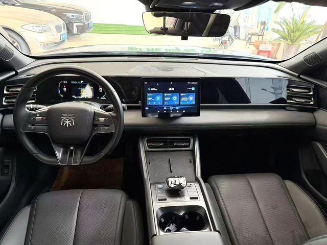 BYD Qin L DM 2024 DM-i 80km Leading – фото 7