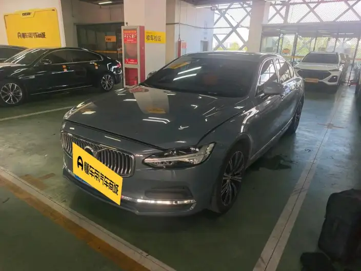 Volvo S90 2023 Model B5 Smart Range Deluxe Edition