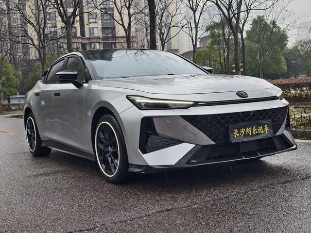 Changan UNI-V 2024 1.5T Premium Enjoy – фото 3