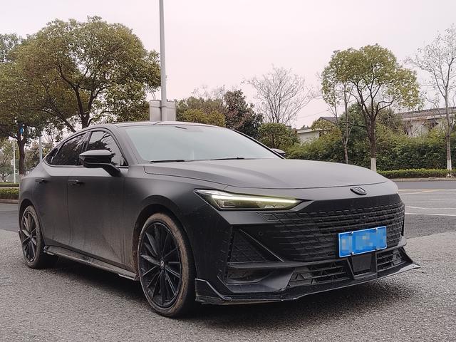 Changan UNI-V 2022 1.5T Sport – фото 2