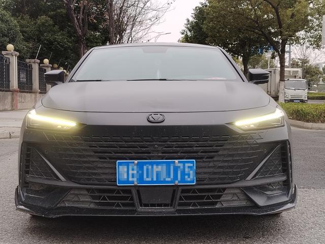 Changan UNI-V 2022 1.5T Sport – фото 3