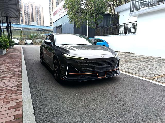 Changan UNI-V 2023 1.5T Premium Enjoy – фото 3