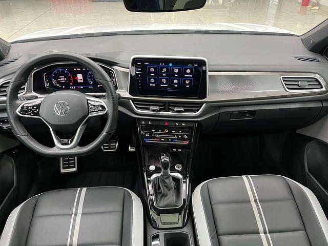 Volkswagen T-Roc Раздел 2023 300TSI DSG Starlight Edition – фото 2