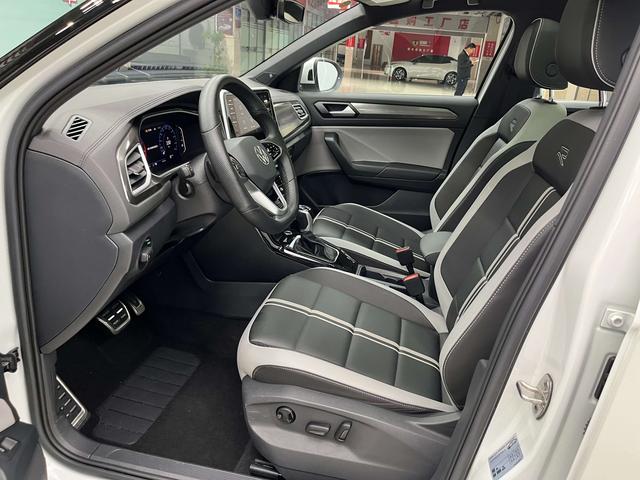 Volkswagen T-Roc Раздел 2023 300TSI DSG Starlight Edition – фото 11