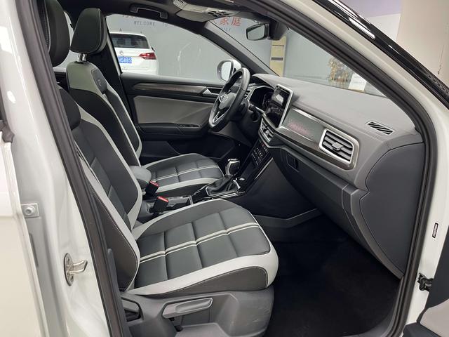 Volkswagen T-Roc Раздел 2023 300TSI DSG Starlight Edition – фото 13
