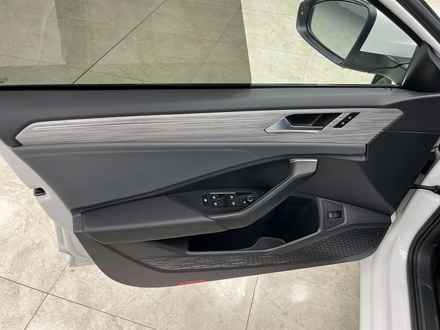 Volkswagen Sagitar 2023 200TSI DSG Beyond Edition – фото 10