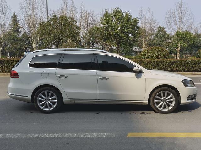 Magotan импорт 2015 модификация Touring Edition 2.0TSI Com f ort – фото 4