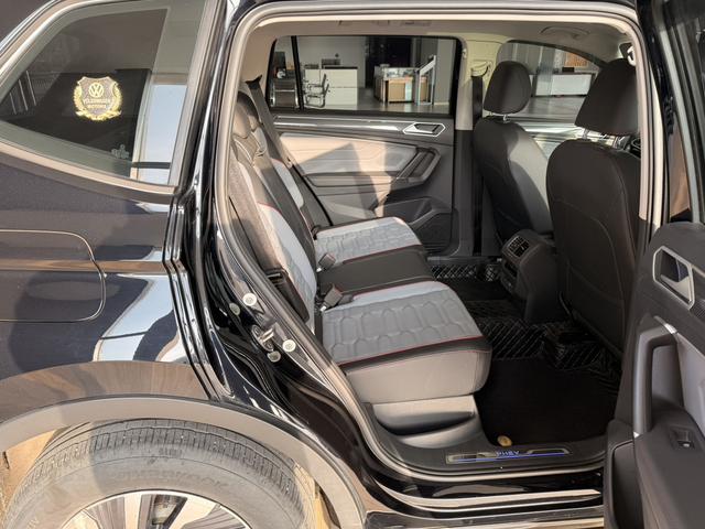 Volkswagen Tiguan L PHEV 2023 430PHEV Plug-In Hybrid Flagship Edition – фото 4