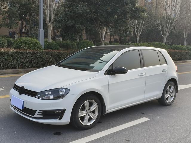 Volkswagen Golf 2017 230 TSI Automatic Comfort One Millionth Edition – фото 1