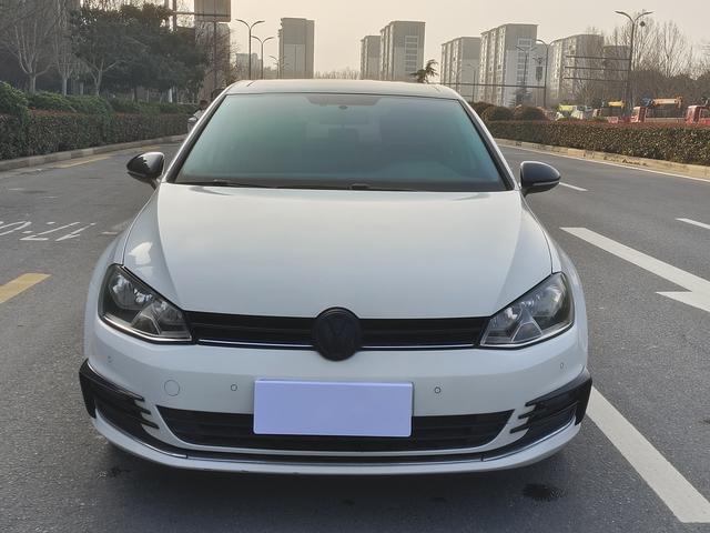 Volkswagen Golf 2017 230 TSI Automatic Comfort One Millionth Edition – фото 2