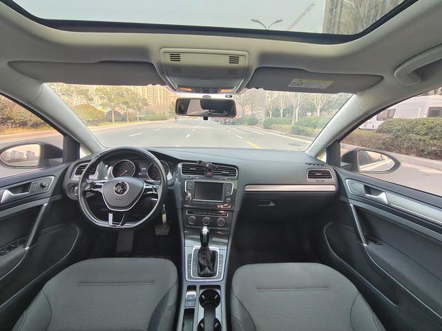Volkswagen Golf 2017 230 TSI Automatic Comfort One Millionth Edition – фото 7