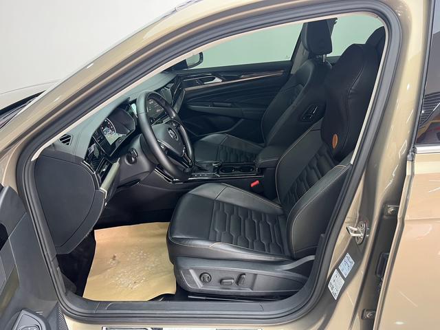 Volkswagen Passat 2019 330TSI Elite China V I – фото 5