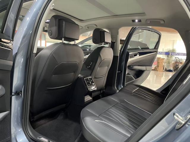 Volkswagen Passat 2022 330TSI Premium – фото 5