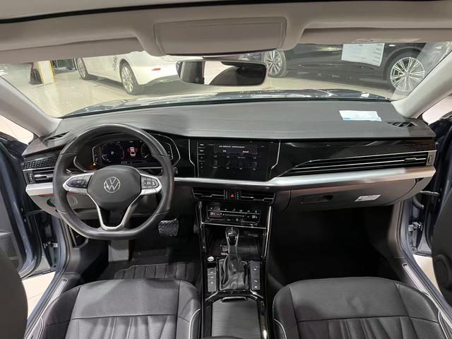 Volkswagen Passat 2022 330TSI Premium – фото 7