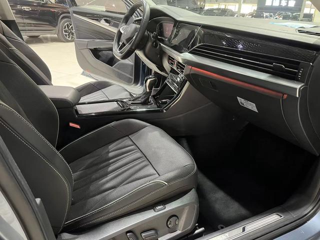Volkswagen Passat 2022 330TSI Premium – фото 10