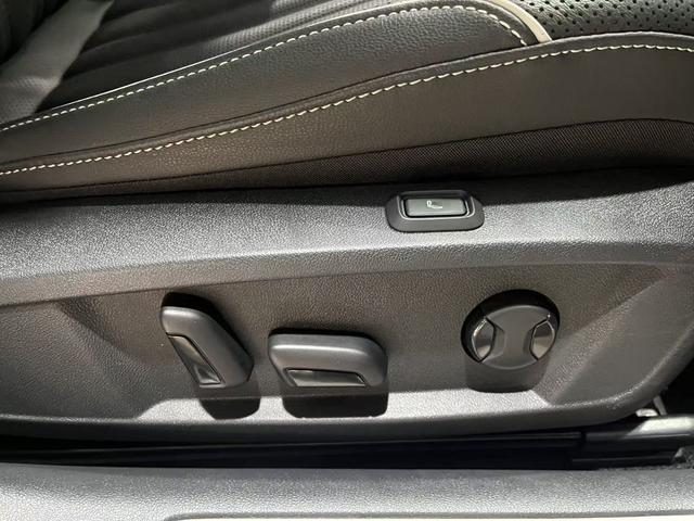 Volkswagen Passat 2022 330TSI Premium – фото 11