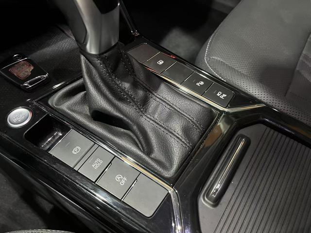 Volkswagen Passat 2022 330TSI Premium – фото 15