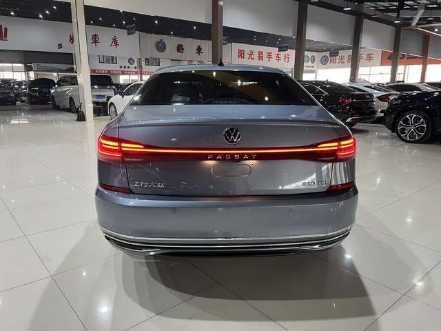Volkswagen Passat 2022 330TSI Premium – фото 17