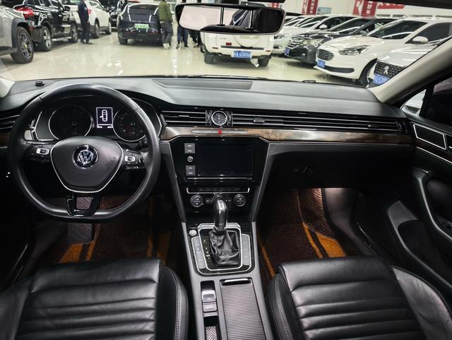 Volkswagen Magotan 2019 330TSI DSG Luxury China V – фото 7