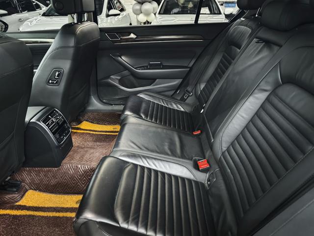 Volkswagen Magotan 2019 330TSI DSG Luxury China V – фото 9