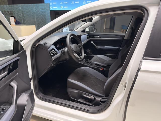 Volkswagen Lavida 2023 1.5L Automatic Luxury Edition – фото 3