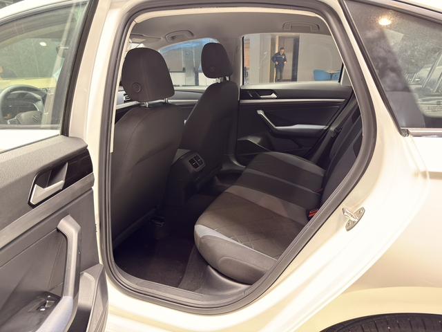 Volkswagen Lavida 2023 1.5L Automatic Luxury Edition – фото 4