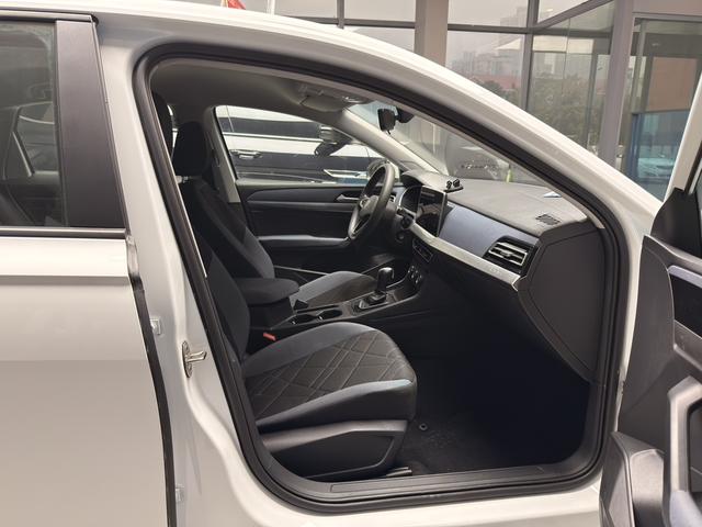 Volkswagen Lavida 2023 1.5L Automatic Luxury Edition – фото 8