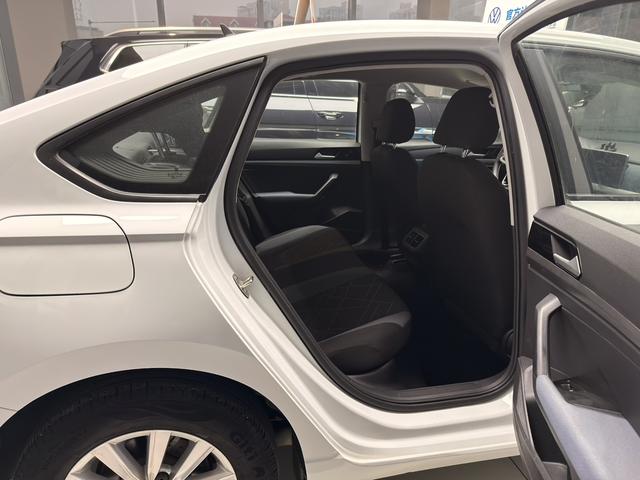 Volkswagen Lavida 2023 1.5L Automatic Luxury Edition – фото 9