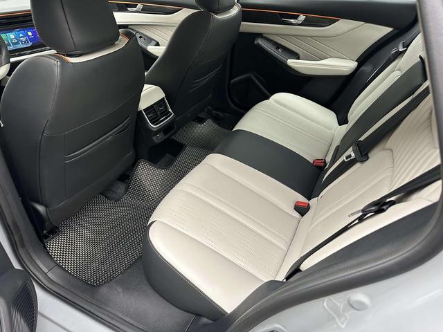 Yixuan MAX 2022 1.5T Super Cool Dad Edition – фото 10