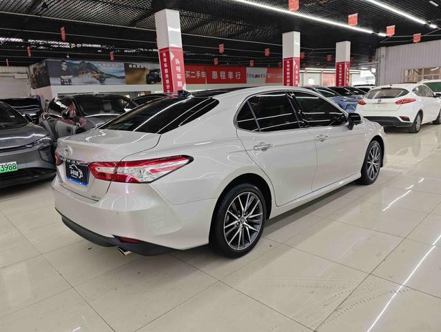 Toyota Camry 2021 2.5G Luxury – фото 4