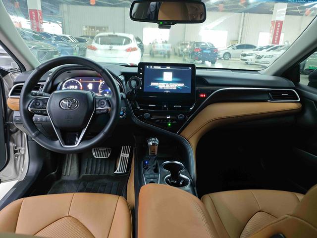 Toyota Camry 2021 2.5G Luxury – фото 7