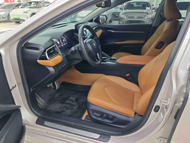 Toyota Camry 2021 2.5G Luxury – фото 8