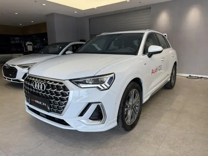 AUDI Q3 2024 Model 40 TFSI Fashion Dynamic Model