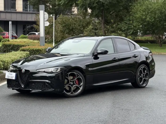 Alfa Romeo Giulia 2025 Model 2.0T 280HP VELOCE Track Edition