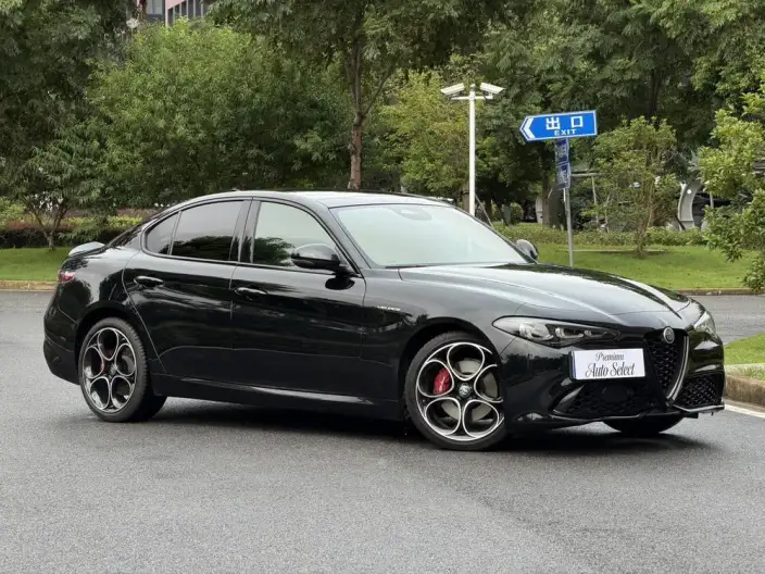 Alfa Romeo Giulia 2025 Model 2.0T 280HP VELOCE Track Edition