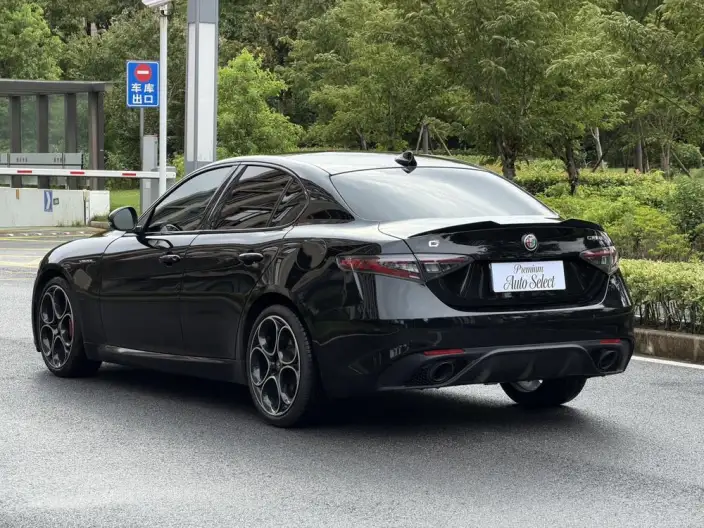 Alfa Romeo Giulia 2025 Model 2.0T 280HP VELOCE Track Edition