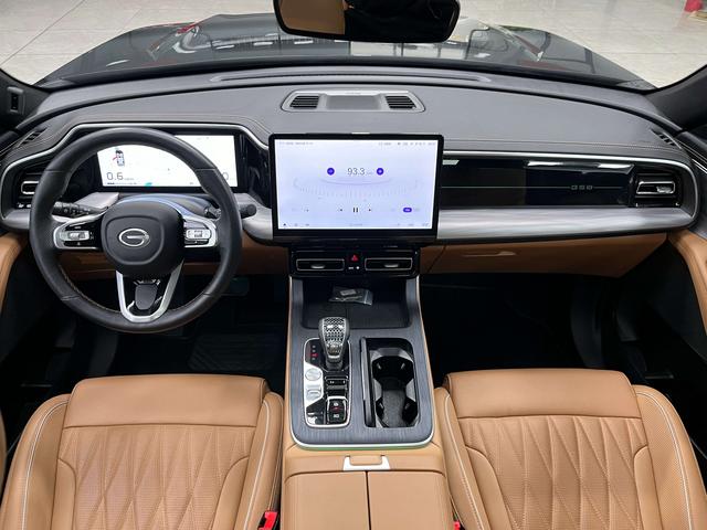 GAC Trumpchi GS8 2022 Navigator Series 2.0TGDI AWD Luxury Smart Connect 7-seat – фото 2