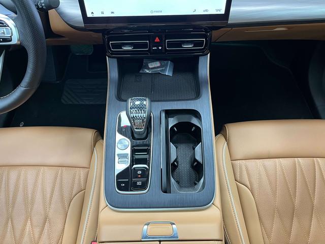 GAC Trumpchi GS8 2022 Navigator Series 2.0TGDI AWD Luxury Smart Connect 7-seat – фото 5