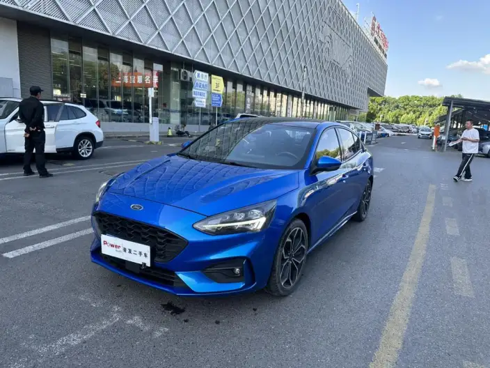 Ford Focus 2021 Model Sedan EcoBoost 180 Automatic ST Line