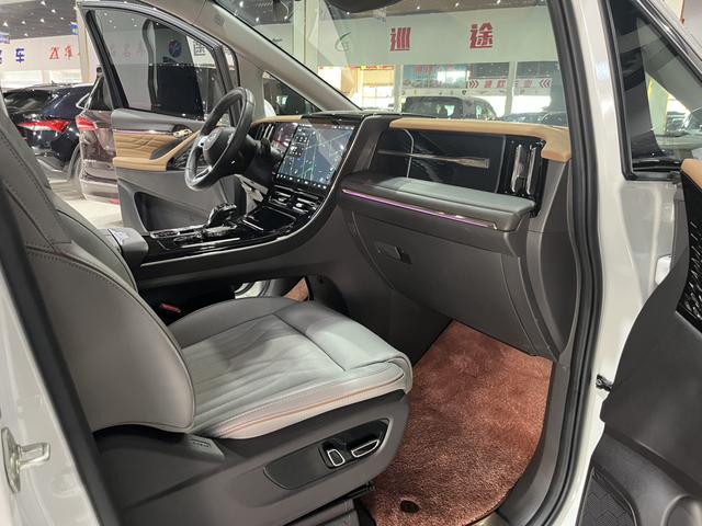 GAC Trumpchi M8 2024 Master Series 2.0TGDI Ultimate – фото 17