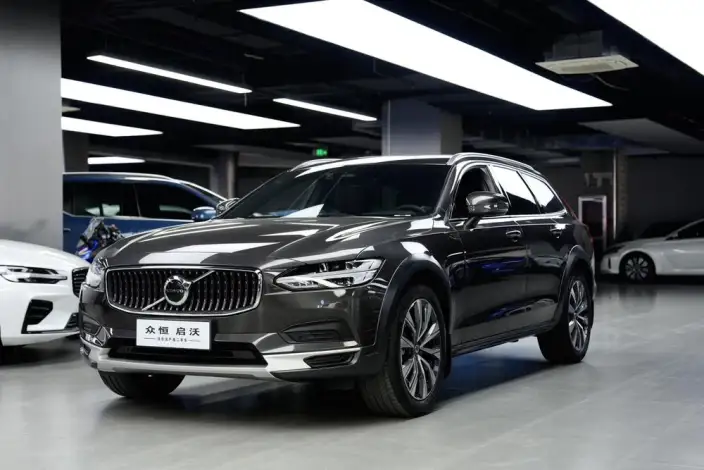 Volvo V90 2024 Model Cross Country B5 AWD Zhiyuan Edition