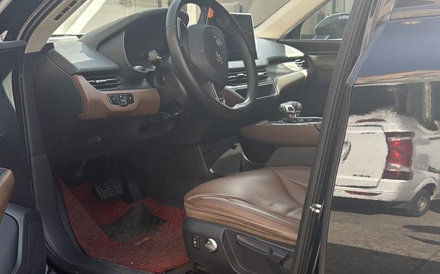 Hongqi E-QM5 2021 Charge Flagship Edition – фото 9