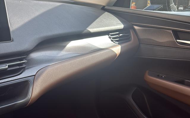 Hongqi E-QM5 2021 Charge Flagship Edition – фото 16