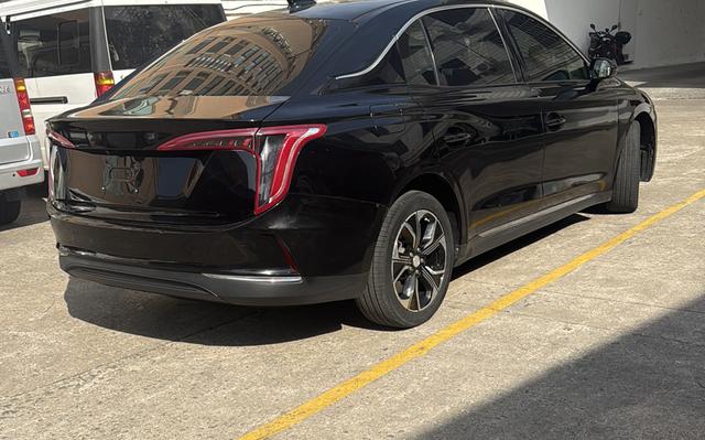 Hongqi E-QM5 2021 Charge Flagship Edition – фото 23