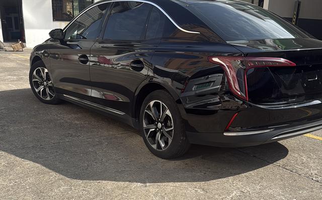 Hongqi E-QM5 2021 Charge Flagship Edition – фото 24