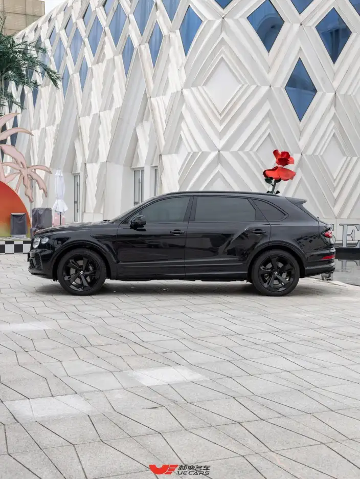 Bentayga 2024 Model 4.0T V8 Long wheelbase Edition